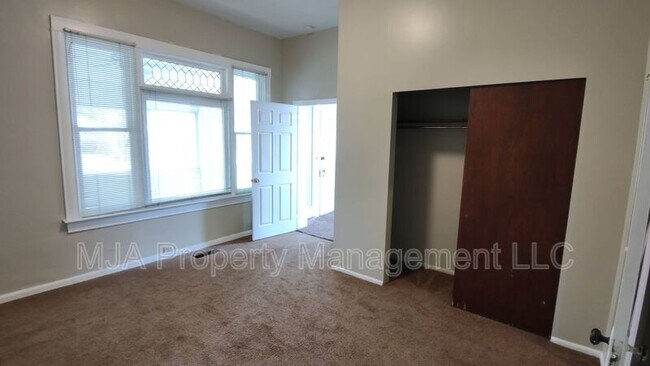 Building Photo - 2172 S 800 E