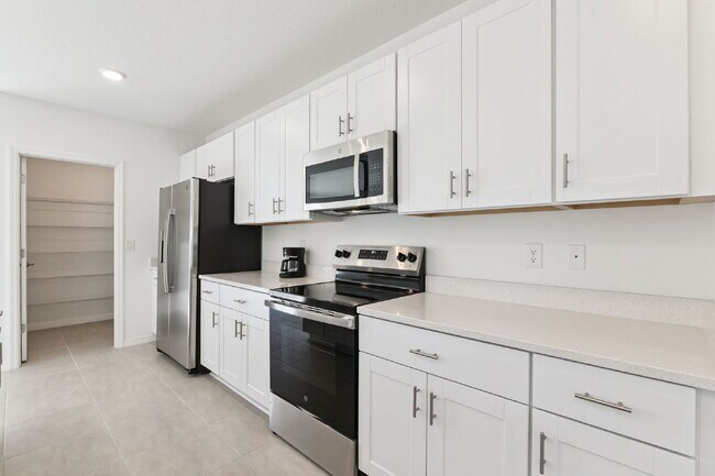 Building Photo - Spacious 4 Bedroom Retreat with 3 Full Baths in Charming Edgewater, FL!