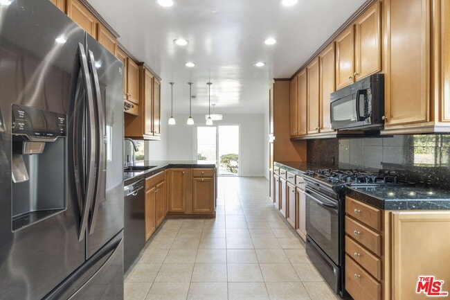 Building Photo - 7515 W 88th St