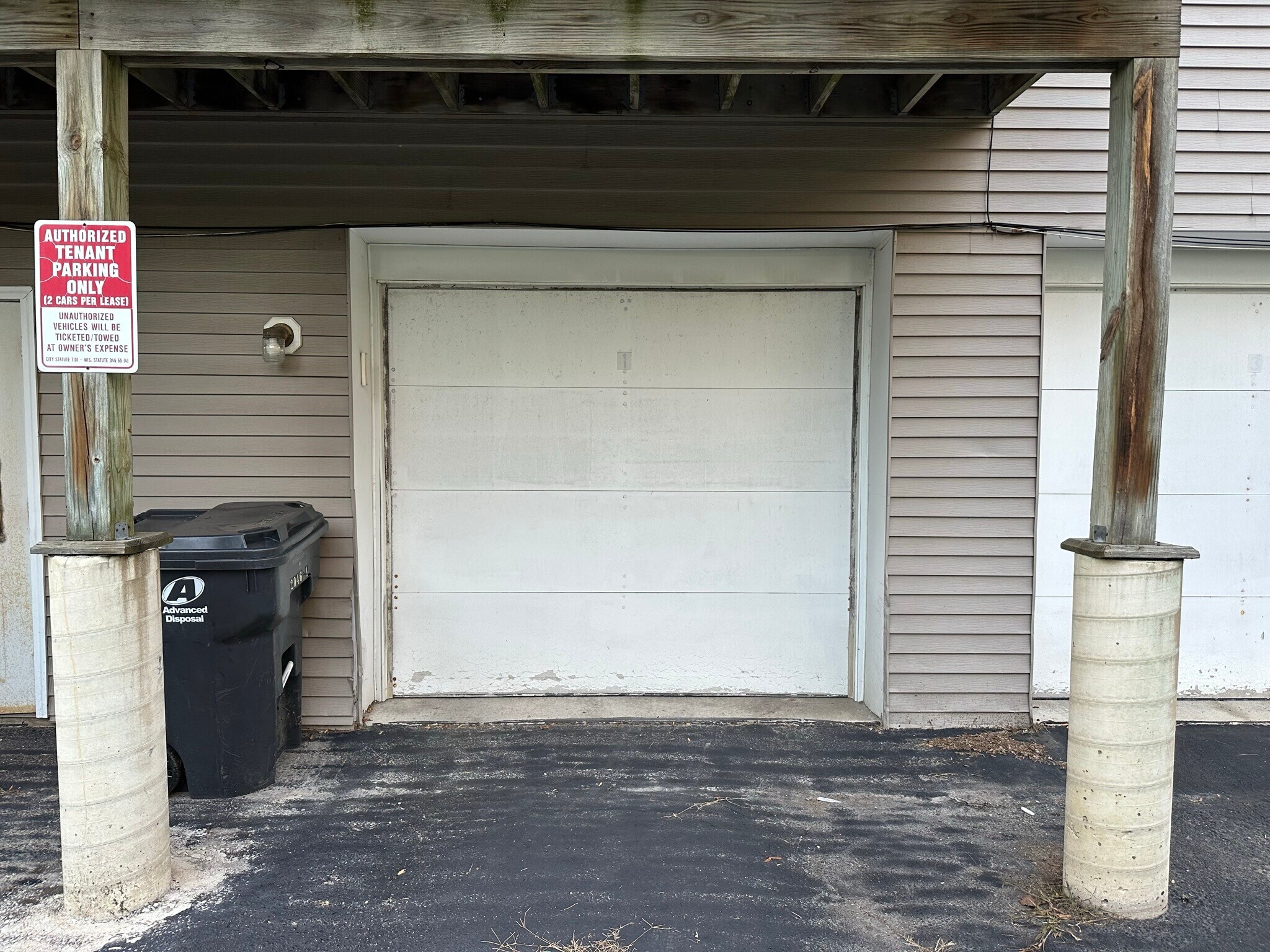 Building Photo - 2046 Cliff Alex Ct S