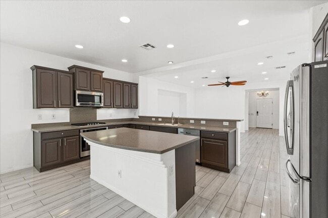 Building Photo - Coming Soon: 3 Bd, 3 Bth, Entertainer's Ki...