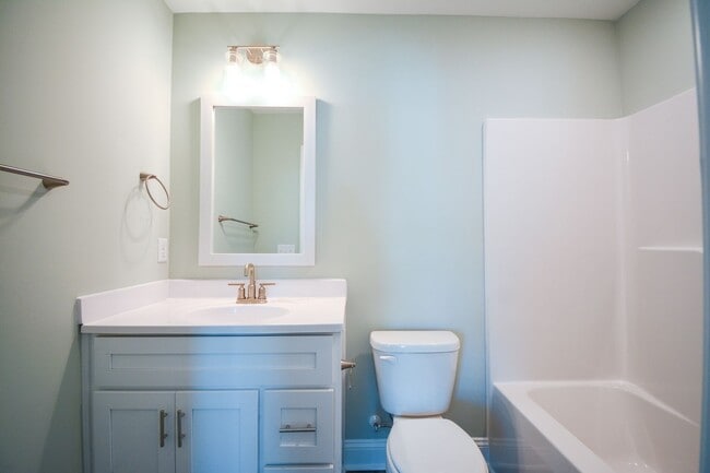 Building Photo - Gorgeous 2 Bedroom Townhome in Beachside Village