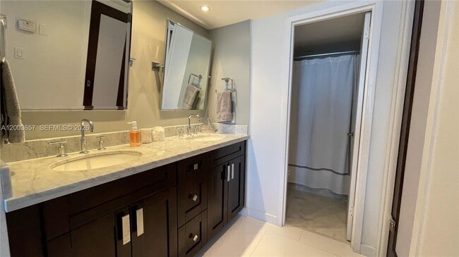 Building Photo - 5701 Collins Ave