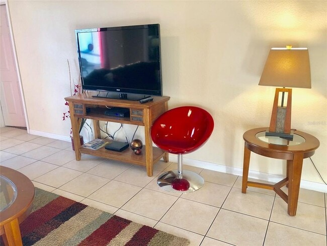 Building Photo - 655 Knollwood Dr