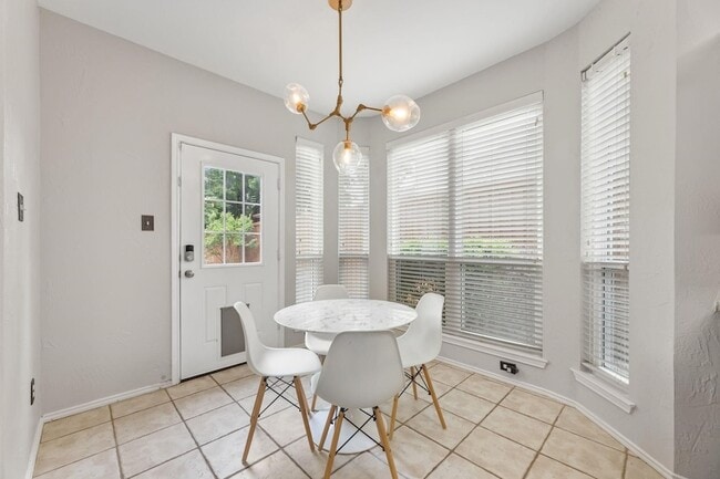 Building Photo - 10713 Alexandria Dr