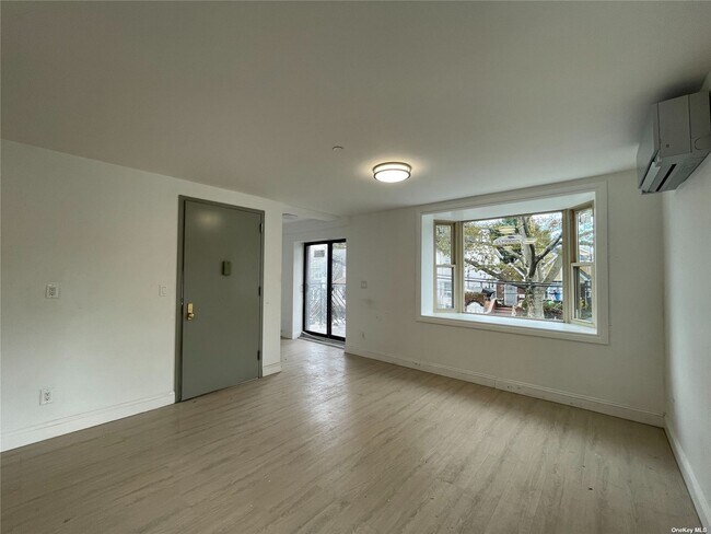 Building Photo - 6130-61156 156th St