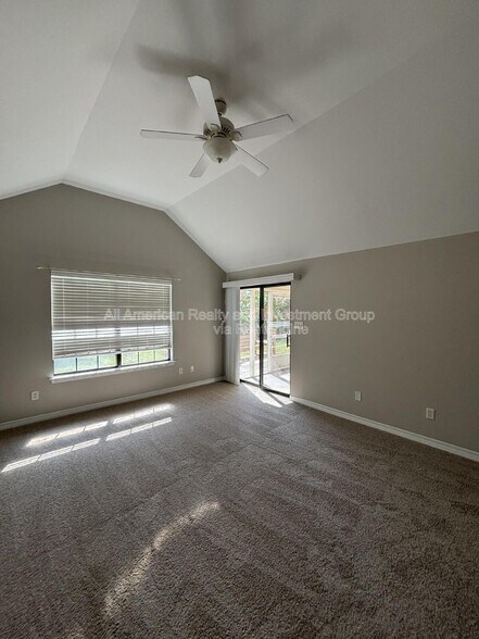 Building Photo - 148 Long Pointe Dr