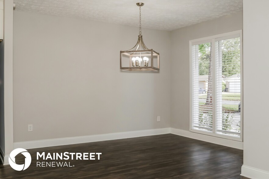 Building Photo - 1684 Briarwood Ln