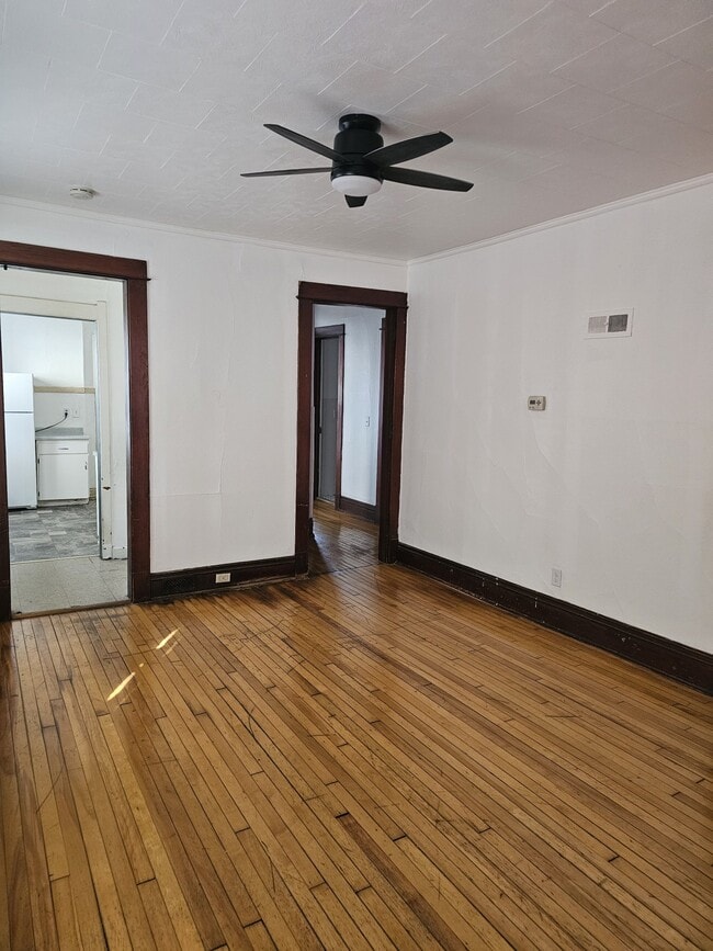 Building Photo - 127 N Franklin St