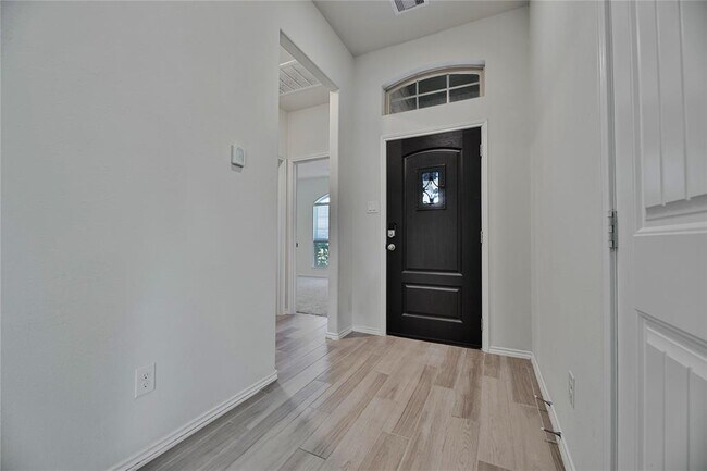 Building Photo - 9539 Summer River Dr