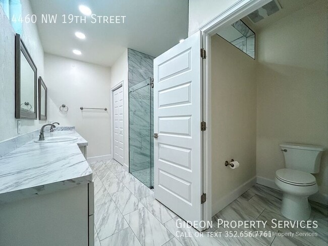 Building Photo - 4460 NW 19th St