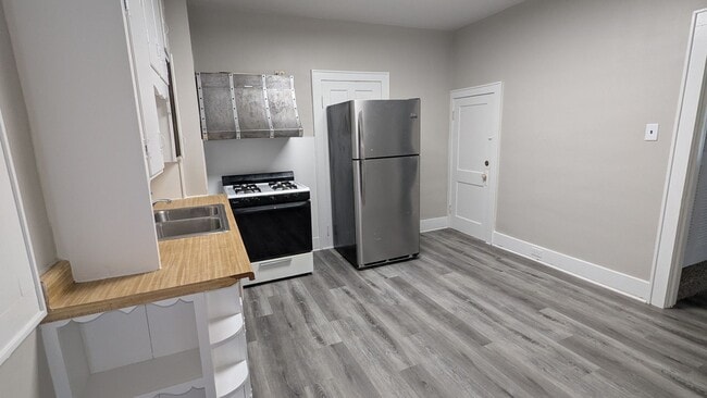 Building Photo - Atlas Investment Group, LLC (590 Sherman T...