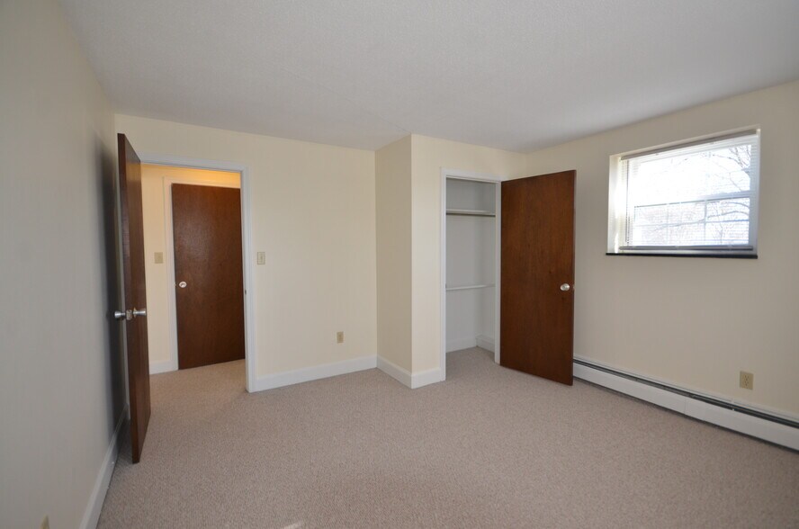 Building Photo - 3 Brattle Dr