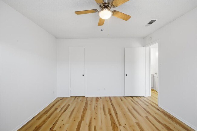 Building Photo - 2705 Windswept Cove