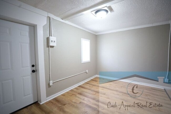 Building Photo - Completely renovated 1 bed, 1 bath apt in Brookland - utilities included!!