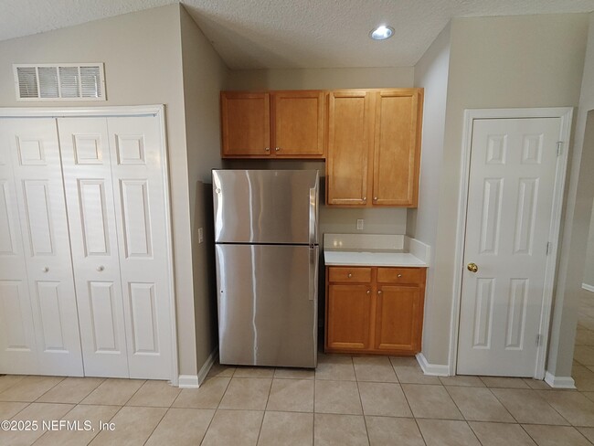 Building Photo - 1250 Bedrock Dr