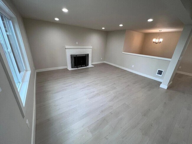 Building Photo - Sand Point Apartments