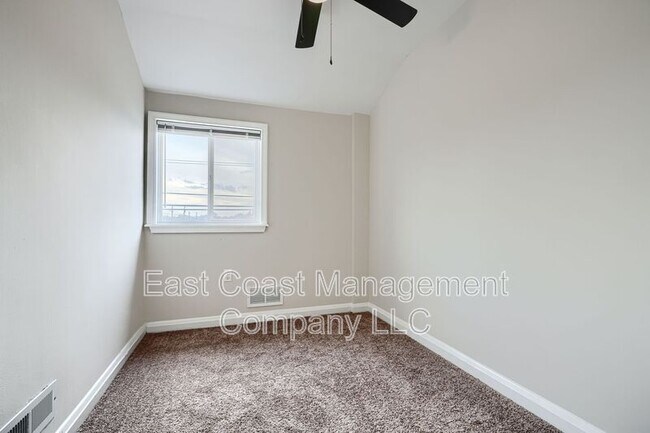 Building Photo - 2735 Moorgate Rd