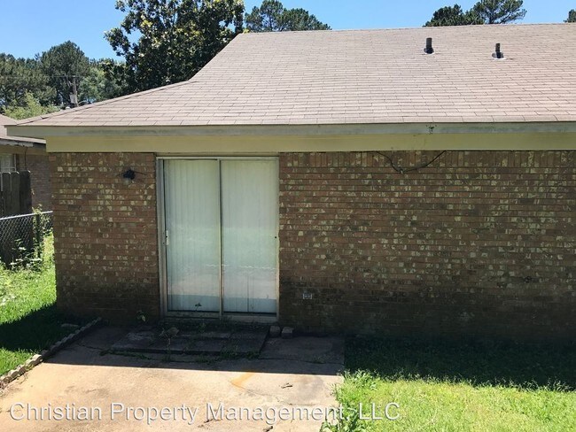 Building Photo - 2 br, 1.5 bath House - 760 Clearmont Drive