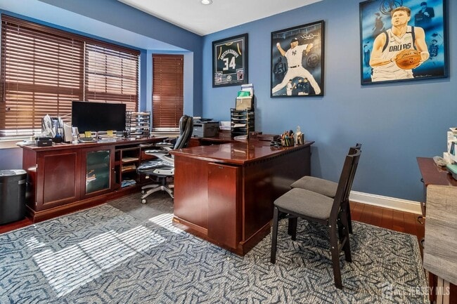 Building Photo - 16 Valley Wood Dr