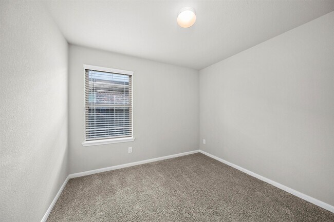 Building Photo - 18338 Raven Rock Ln