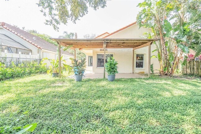 Building Photo - 2675 Oak Park Cir