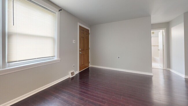 Building Photo - Beautiful Home in Northeast Philly