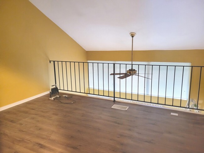 Building Photo - 5955 Meadow Dr