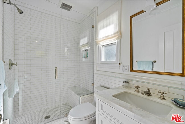 Building Photo - 643 Westholme Ave