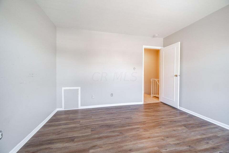 Building Photo - 106 Tarryton Ct E