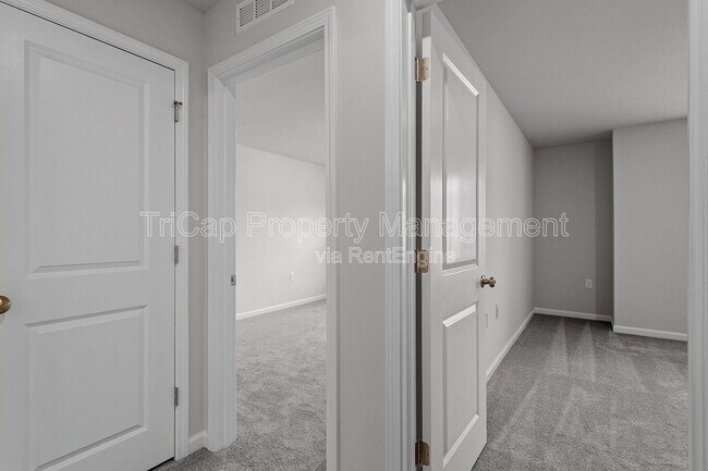 Building Photo - 1636 Singing Bird Trl