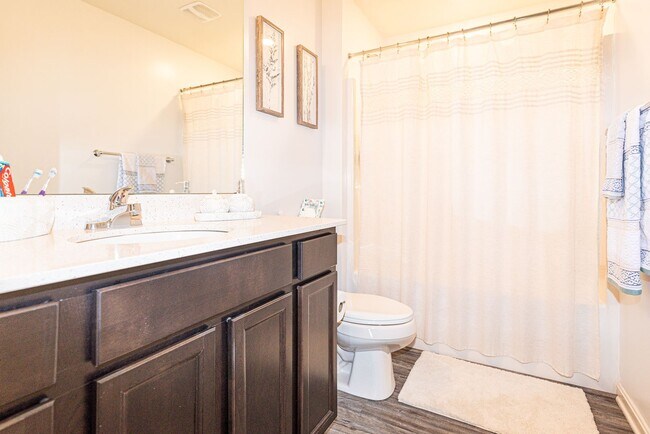 Building Photo - Spacious 4-Bedroom, 2.5-Bath Home for Rent...