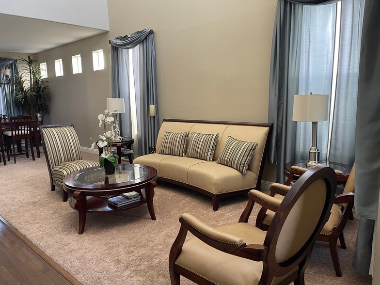 Building Photo - 6601 Notre Dame Dr