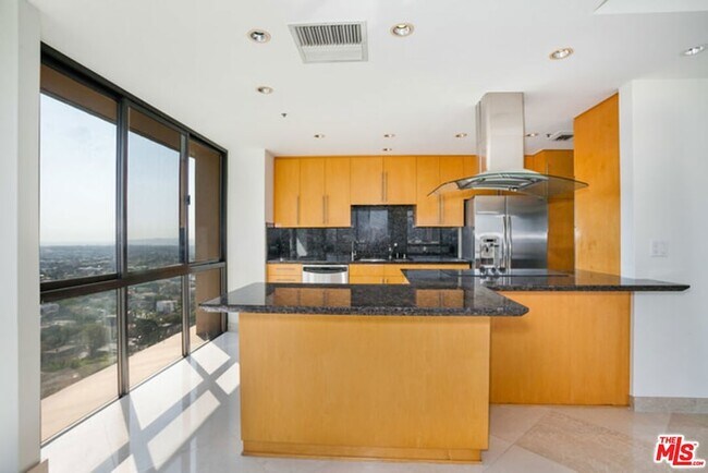 Building Photo - 10750 Wilshire Blvd