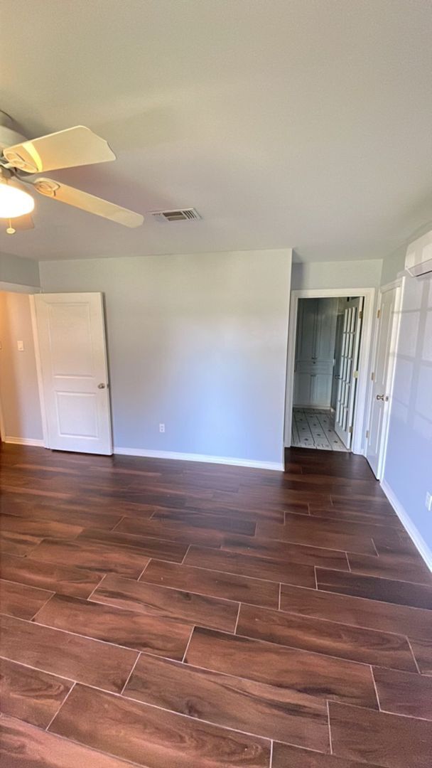 Building Photo - 3 BD 2 BA Home in the Bayou View School Di...