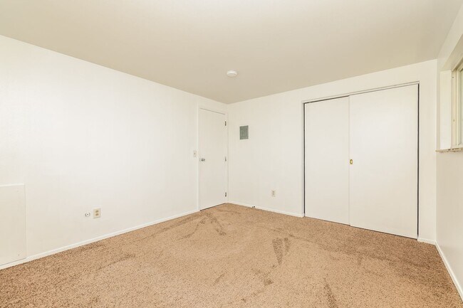 Building Photo - 3611-3625-3625 Charlotte Dr