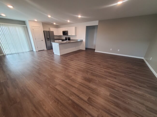 Building Photo - 1920 Broken Arrow Dr