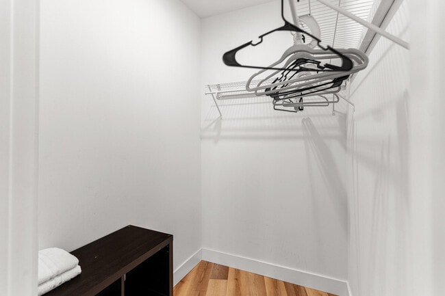 Building Photo - 7 Fyfer Pl