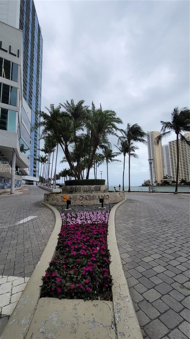 Building Photo - 325 S Biscayne Blvd