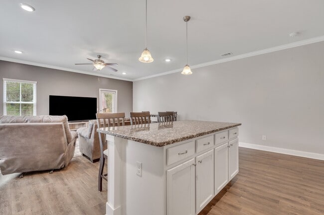 Building Photo - 174 Horizon Ln