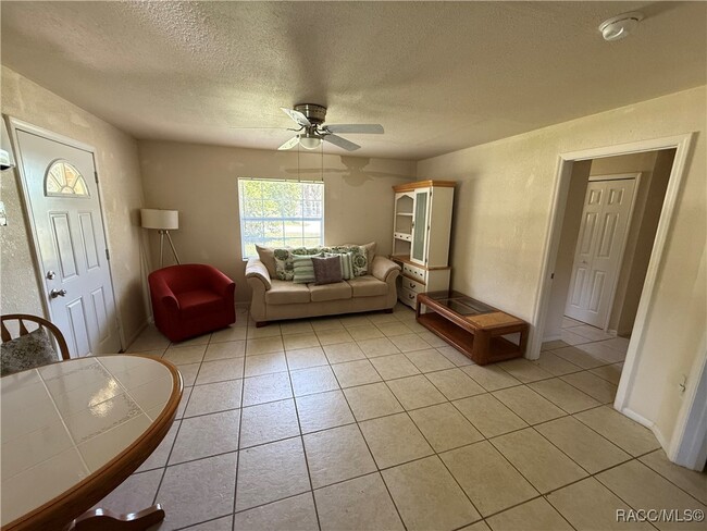 Building Photo - 3550 Viaduct Ln