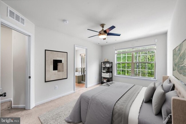 Building Photo - 644 Shore Forest Dr