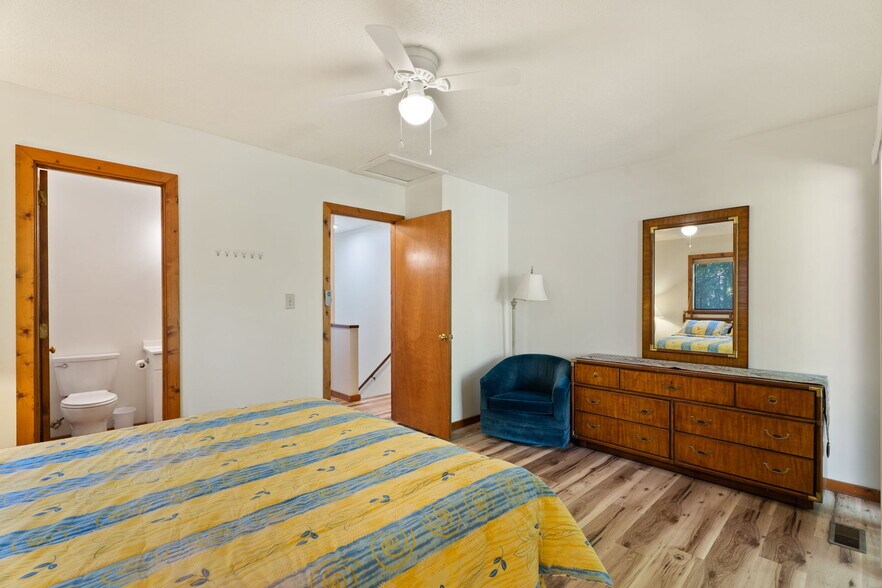 Building Photo - 609 Hillsborough St