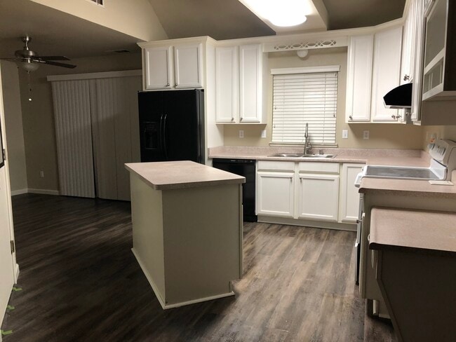 Building Photo - 2789 Revere Ln