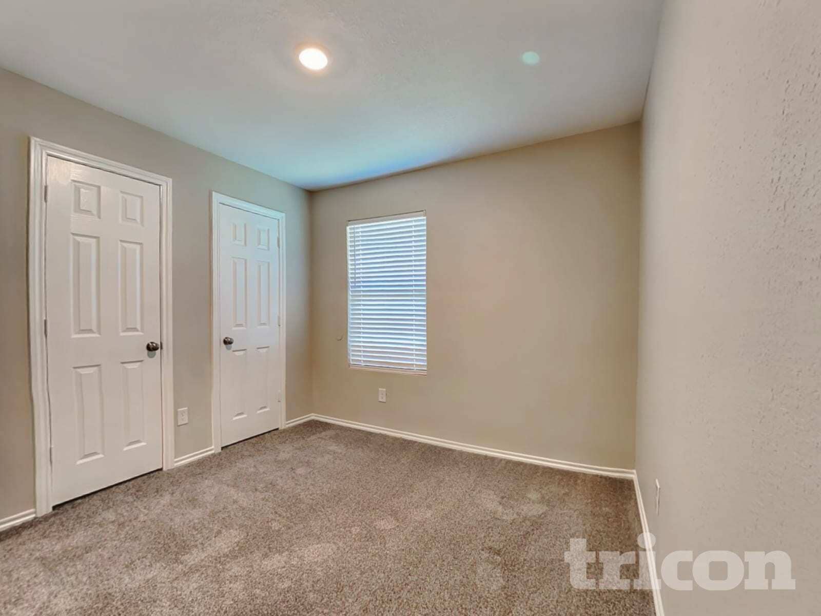 Building Photo - 11151 N Lake Mist Ln