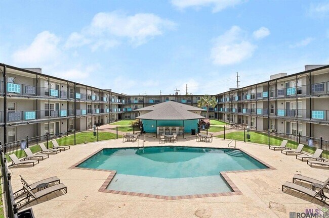 Building Photo - 3000 July St