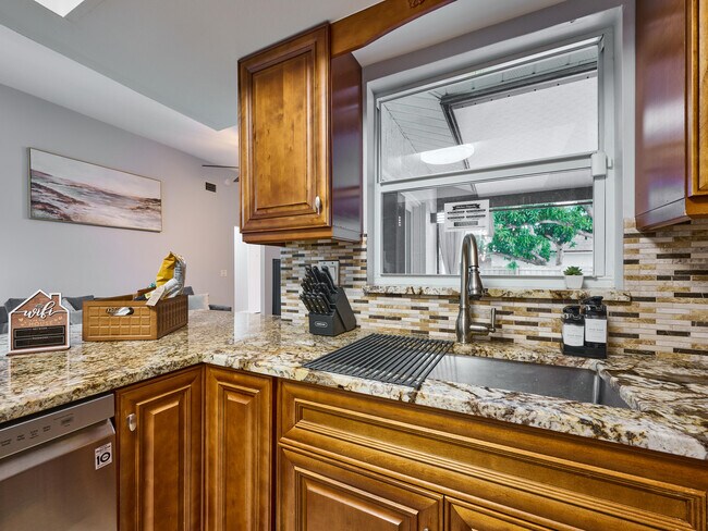 Building Photo - 1267 Summerwood Cir