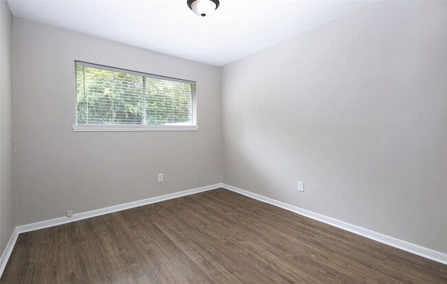 Building Photo - 7814 Barnhill Dr