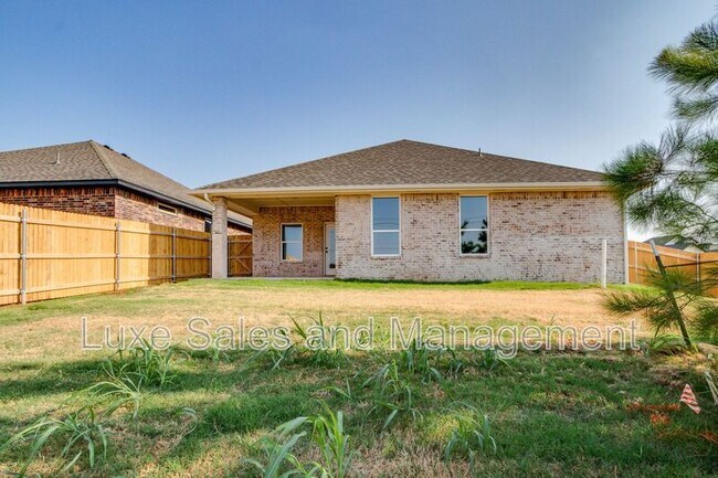 Building Photo - 8329 NW 163rd Ter