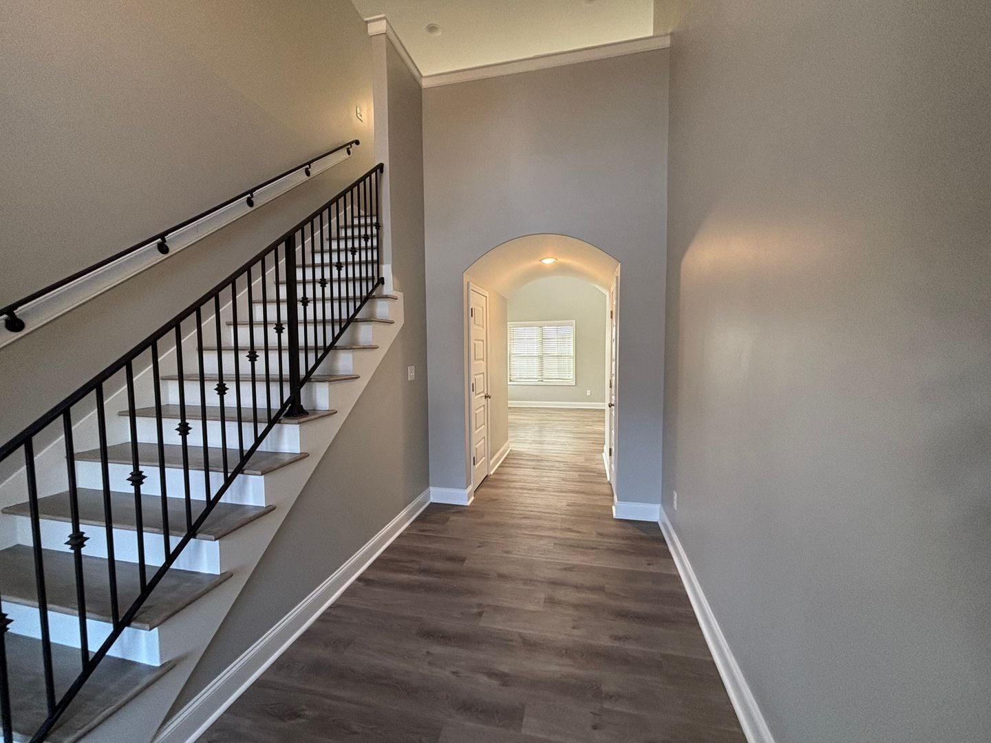 Building Photo - 10007 Messana St